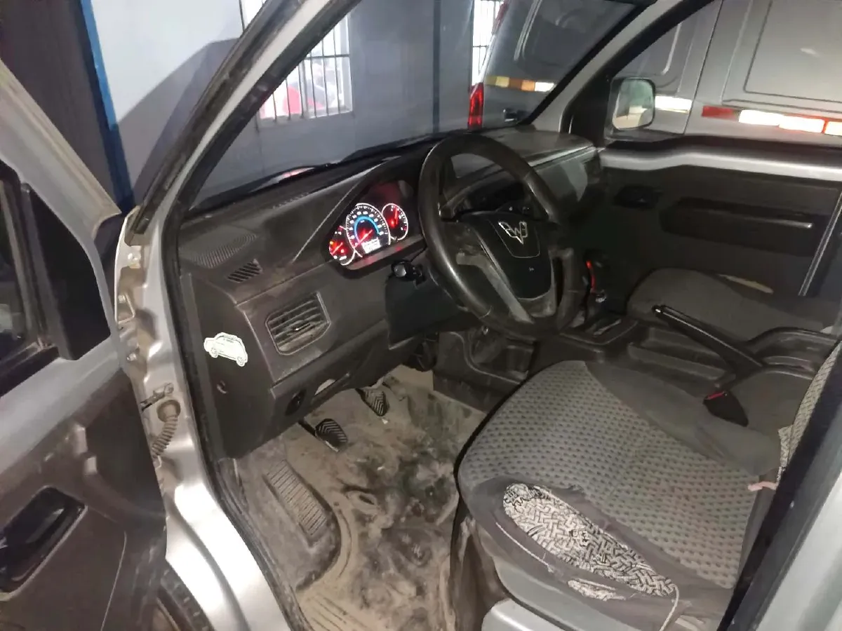 2018 WuLing RongGuang New Truck 1.5L 107HP L4 5MT,autocango,china used car exporter,china ev exporter,chinese used car exporter,chinese used ev exporter