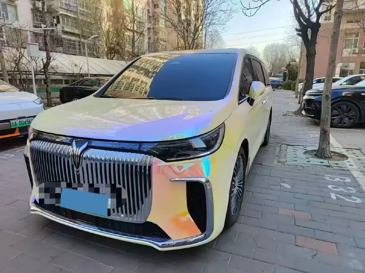 2024 Voyah Dream 1.5T 150HP L4 PHEV 43KWH,autocango,china used car exporter,china ev exporter,chinese used car exporter,chinese used ev exporter