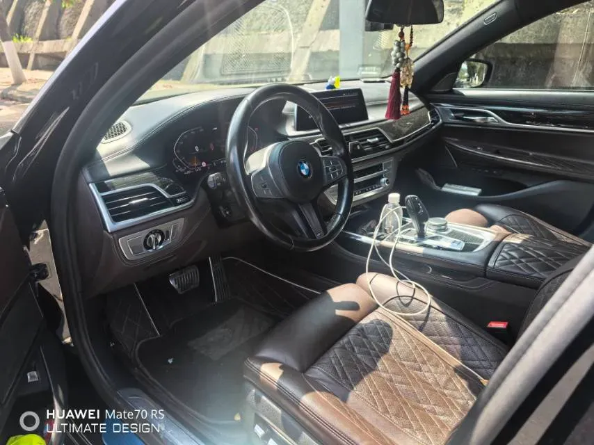 2021 BMW 7 Series 3.0T 340HP L6 8AT,autocango,china used car exporter,china ev exporter,chinese used car exporter,chinese used ev exporter