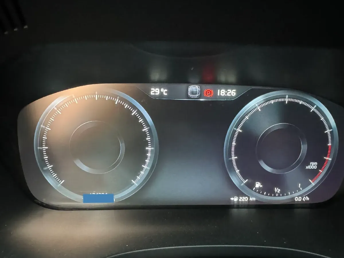 2021 Volvo XC60 2.0T 250HP L4 8AT,autocango,china used car exporter,china ev exporter,chinese used car exporter,chinese used ev exporter