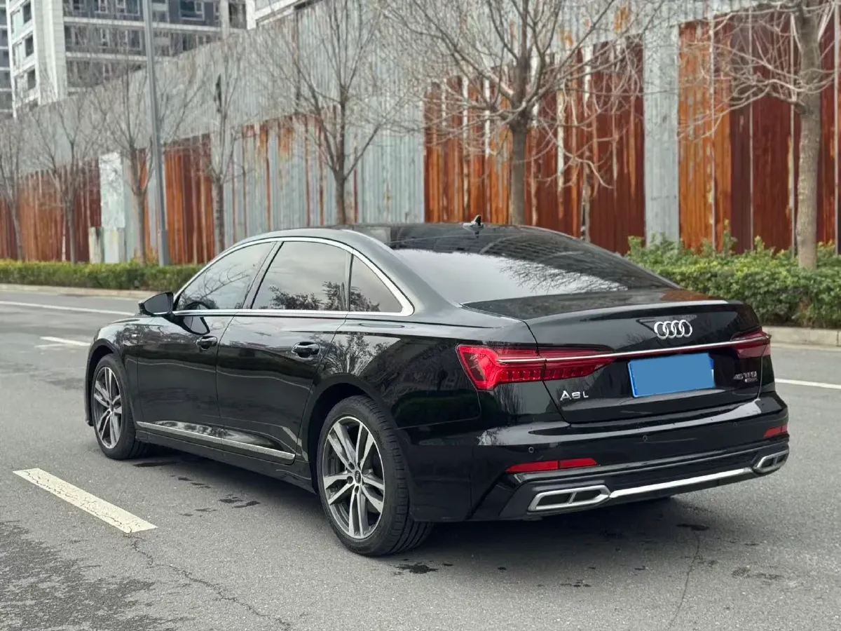 2022 Audi A6L 2.0T 190HP L4 7DCT,autocango,china used car exporter,china ev exporter,chinese used car exporter,chinese used ev exporter