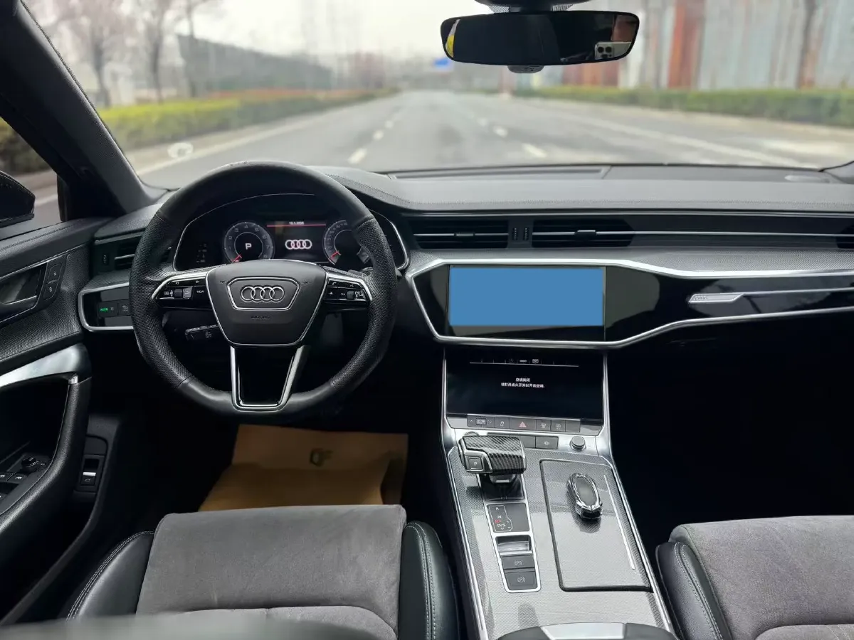 2022 Audi A6L 2.0T 190HP L4 7DCT,autocango,china used car exporter,china ev exporter,chinese used car exporter,chinese used ev exporter