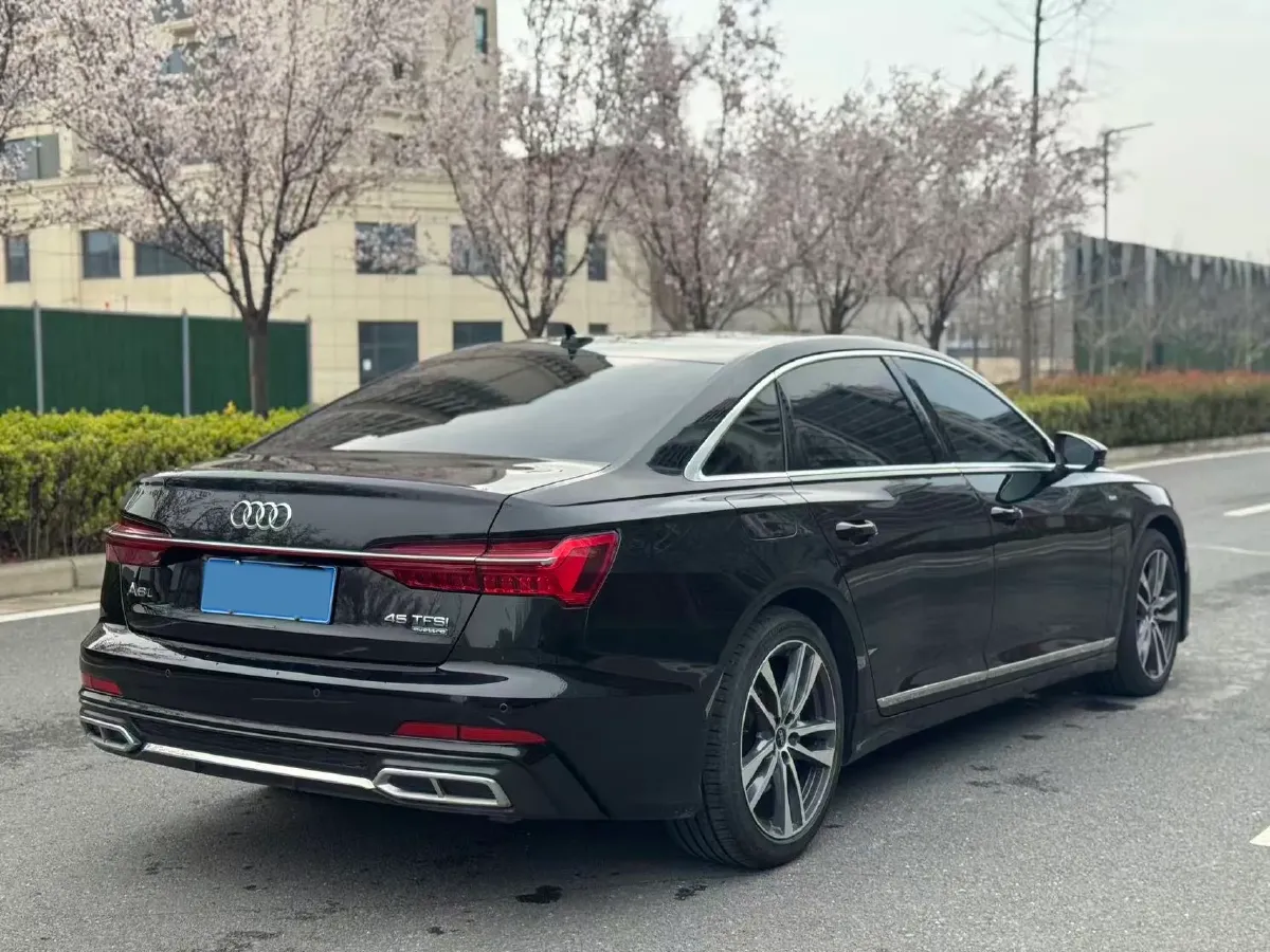 2022 Audi A6L 2.0T 190HP L4 7DCT,autocango,china used car exporter,china ev exporter,chinese used car exporter,chinese used ev exporter