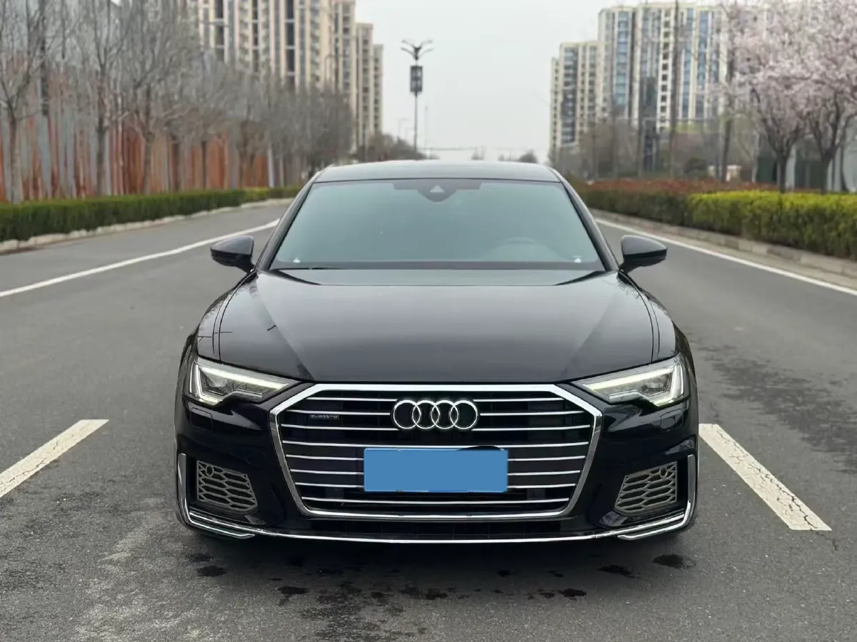 2022 Audi A6L 2.0T 190HP L4 7DCT,autocango,china used car exporter,china ev exporter,chinese used car exporter,chinese used ev exporter