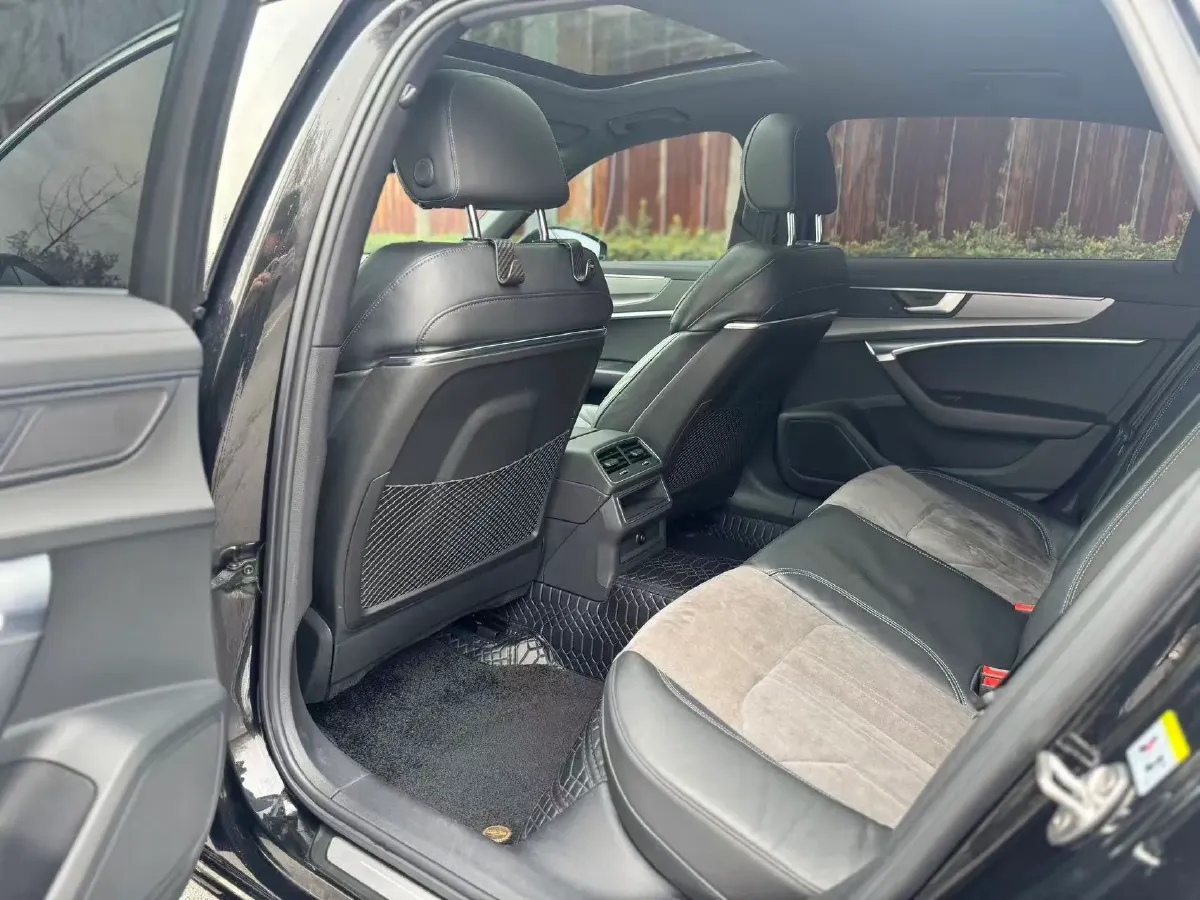 2022 Audi A6L 2.0T 190HP L4 7DCT,autocango,china used car exporter,china ev exporter,chinese used car exporter,chinese used ev exporter