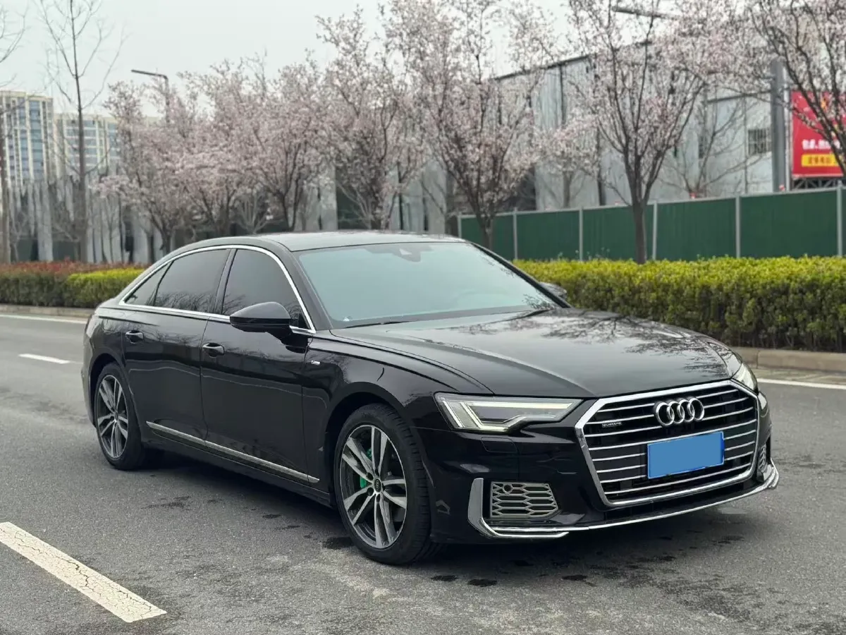 2022 Audi A6L 2.0T 190HP L4 7DCT,autocango,china used car exporter,china ev exporter,chinese used car exporter,chinese used ev exporter