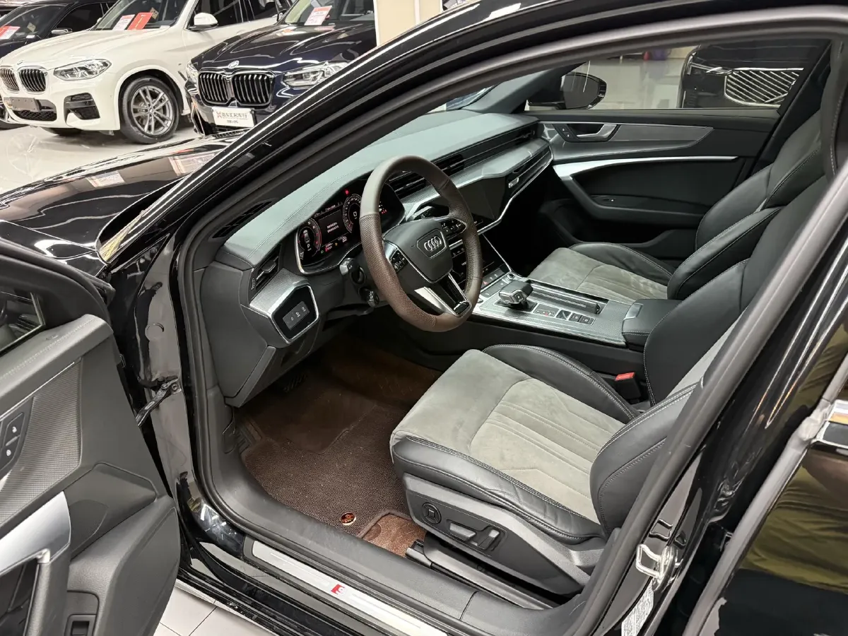 2022 Audi A6L 2.0T 224HP L4 7DCT,autocango,china used car exporter,china ev exporter,chinese used car exporter,chinese used ev exporter