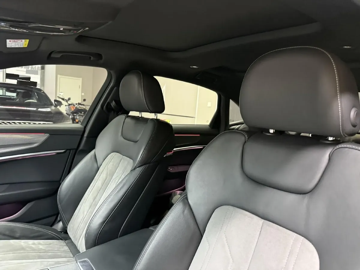 2022 Audi A6L 2.0T 224HP L4 7DCT,autocango,china used car exporter,china ev exporter,chinese used car exporter,chinese used ev exporter