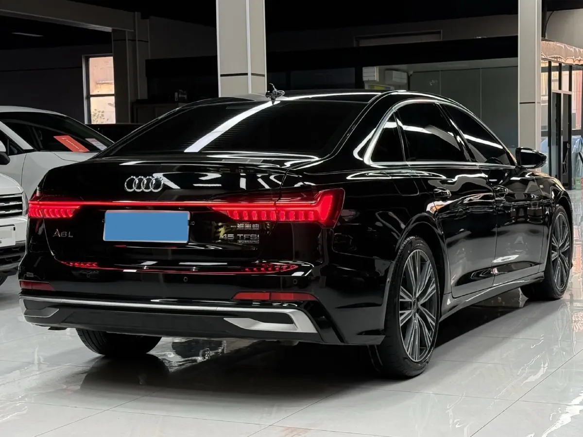 2022 Audi A6L 2.0T 224HP L4 7DCT,autocango,china used car exporter,china ev exporter,chinese used car exporter,chinese used ev exporter