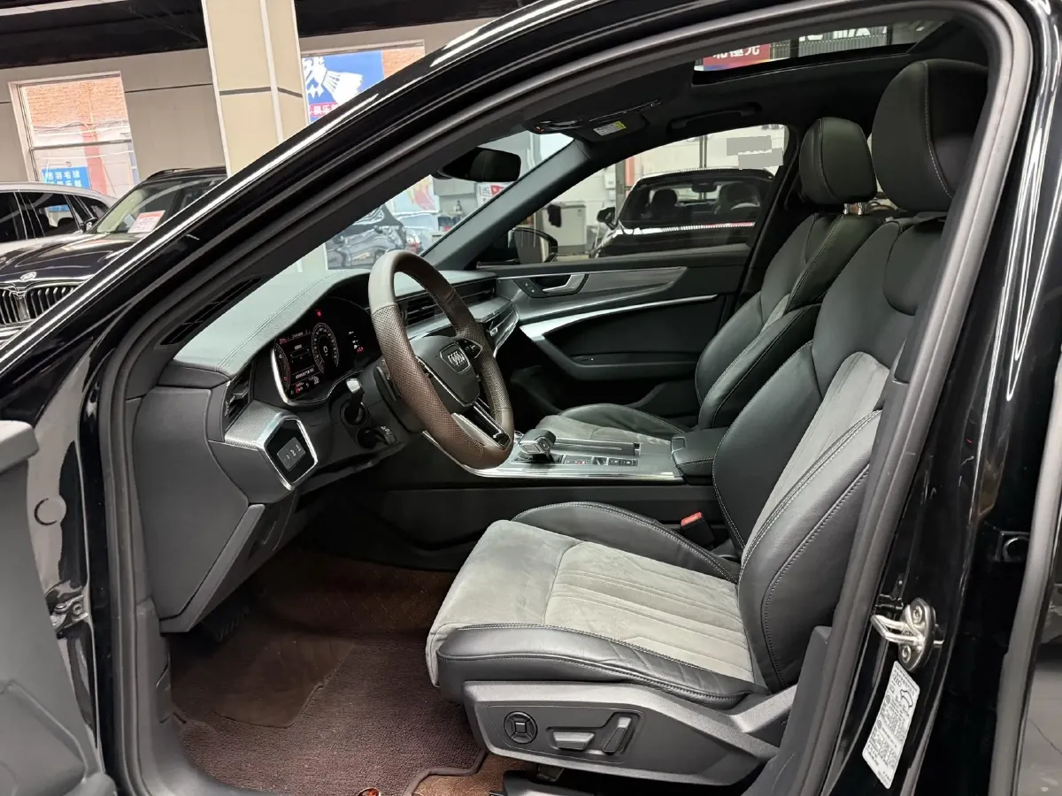 2022 Audi A6L 2.0T 224HP L4 7DCT,autocango,china used car exporter,china ev exporter,chinese used car exporter,chinese used ev exporter