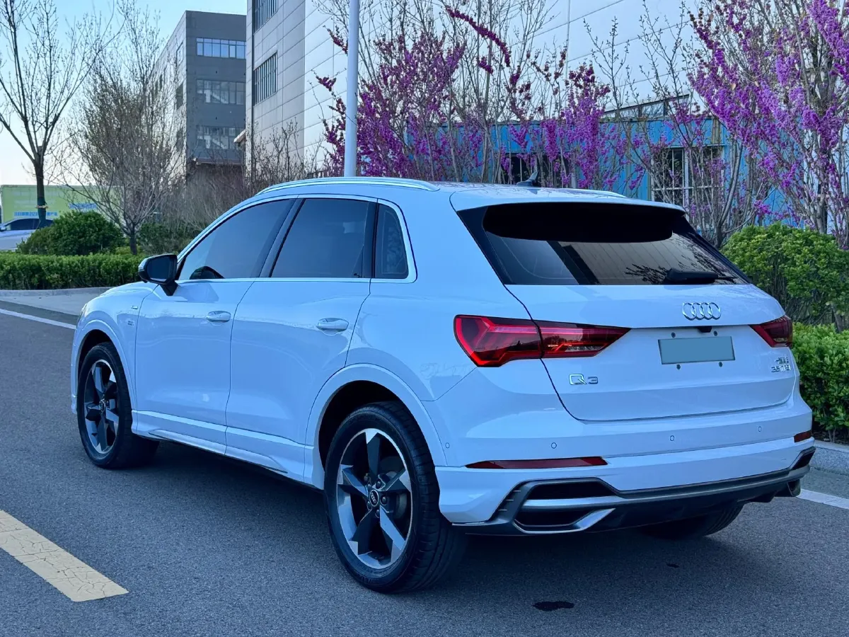 2022 Audi Q3 1.4T 150HP L4 7DCT,autocango,china used car exporter,china ev exporter,chinese used car exporter,chinese used ev exporter