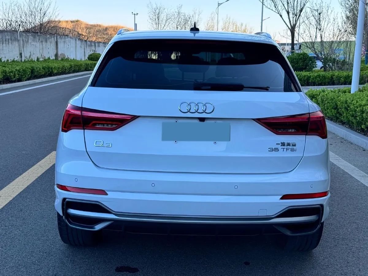 2022 Audi Q3 1.4T 150HP L4 7DCT,autocango,china used car exporter,china ev exporter,chinese used car exporter,chinese used ev exporter