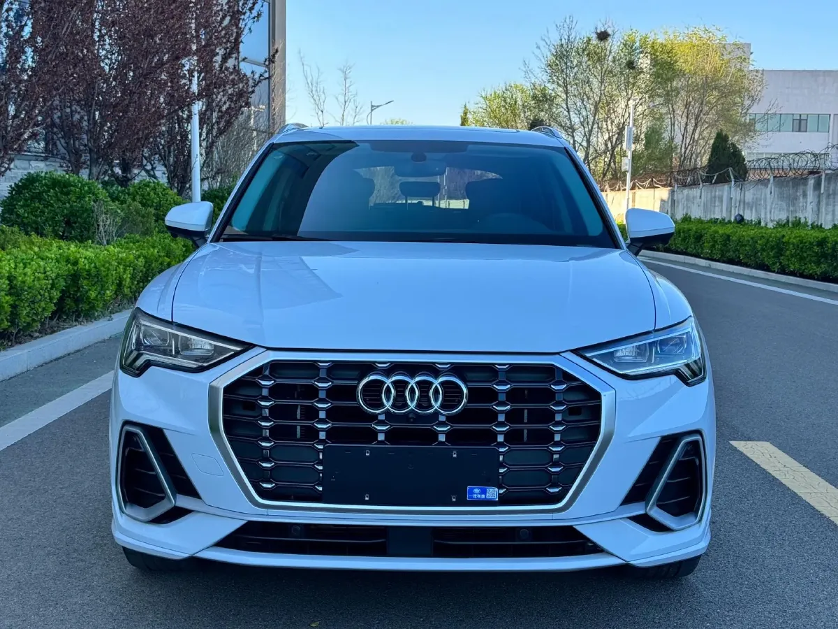 2022 Audi Q3 1.4T 150HP L4 7DCT,autocango,china used car exporter,china ev exporter,chinese used car exporter,chinese used ev exporter