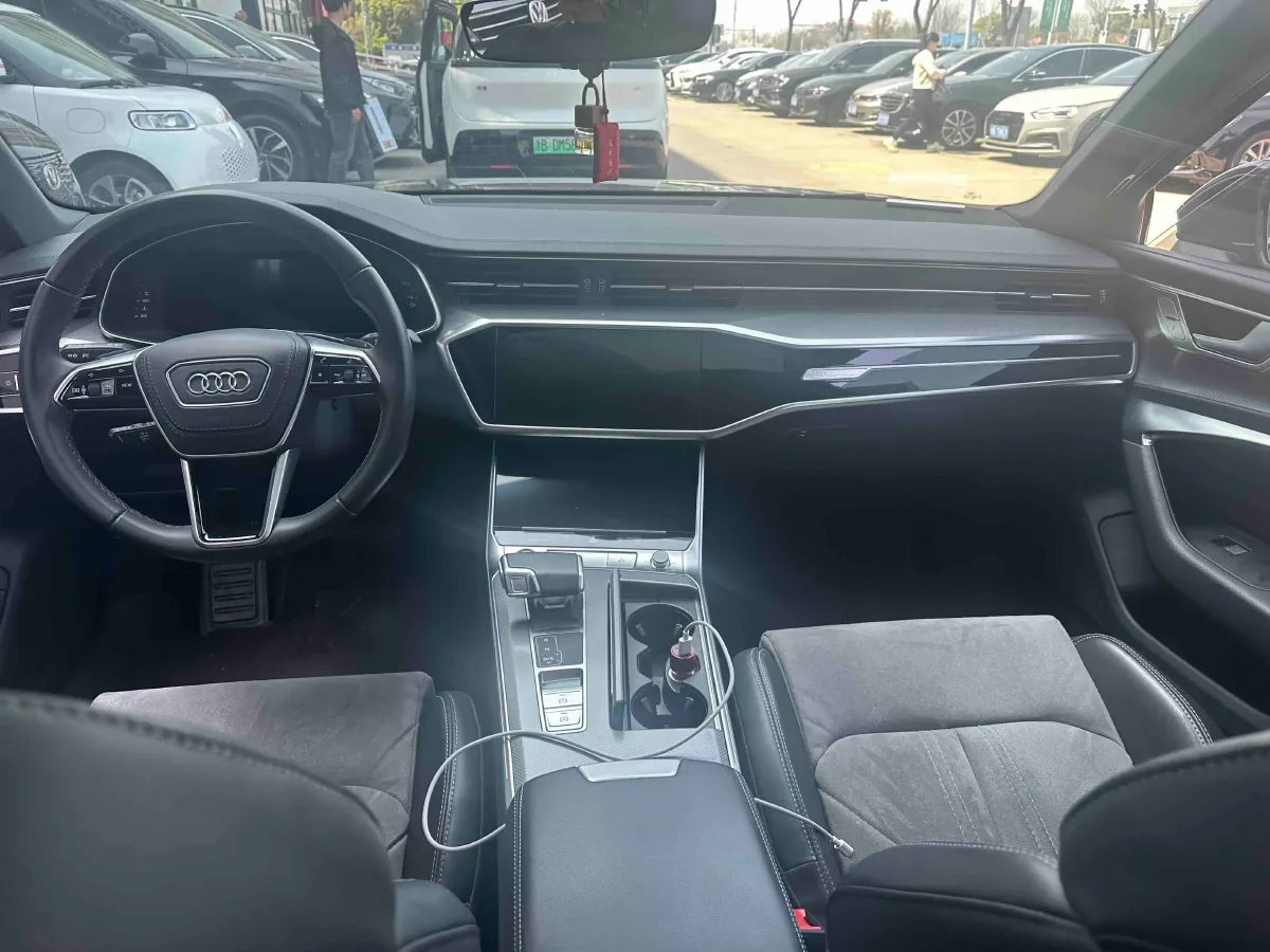 2023 Audi A6L 2.0T 245HP L4 7DCT,autocango,china used car exporter,china ev exporter,chinese used car exporter,chinese used ev exporter