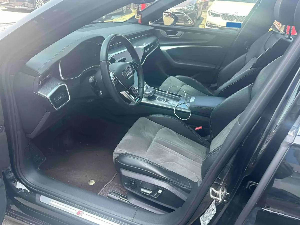 2023 Audi A6L 2.0T 245HP L4 7DCT,autocango,china used car exporter,china ev exporter,chinese used car exporter,chinese used ev exporter