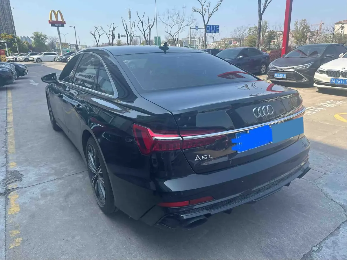 2023 Audi A6L 2.0T 245HP L4 7DCT,autocango,china used car exporter,china ev exporter,chinese used car exporter,chinese used ev exporter