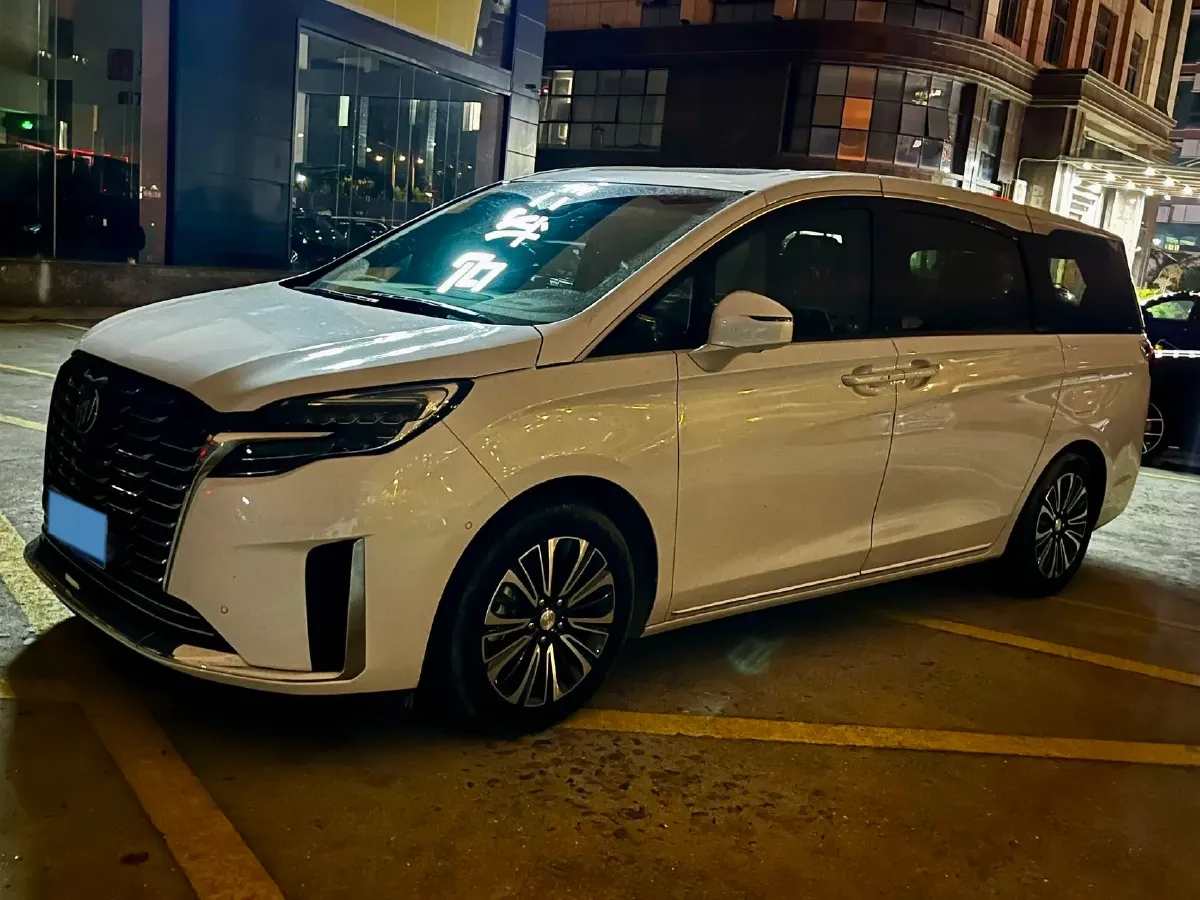 2023 Buick GL8 2.0T 237HP L4 9AT,autocango,china used car exporter,china ev exporter,chinese used car exporter,chinese used ev exporter