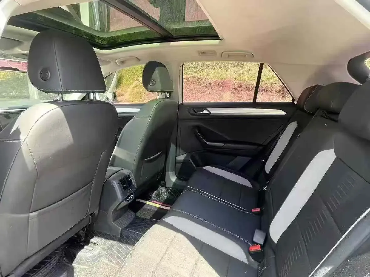 2018 Mitsubishi Eclipse Cross 1.5T 170HP L4 CVT,autocango,china used car exporter,china ev exporter,chinese used car exporter,chinese used ev exporter