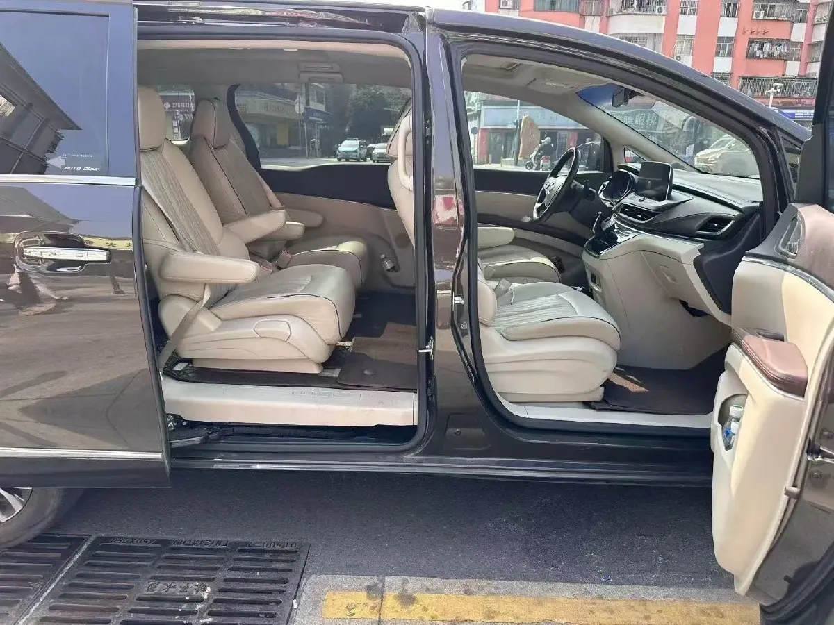 2021 Buick GL8 2.0T 237HP L4 9AT,autocango,china used car exporter,china ev exporter,chinese used car exporter,chinese used ev exporter