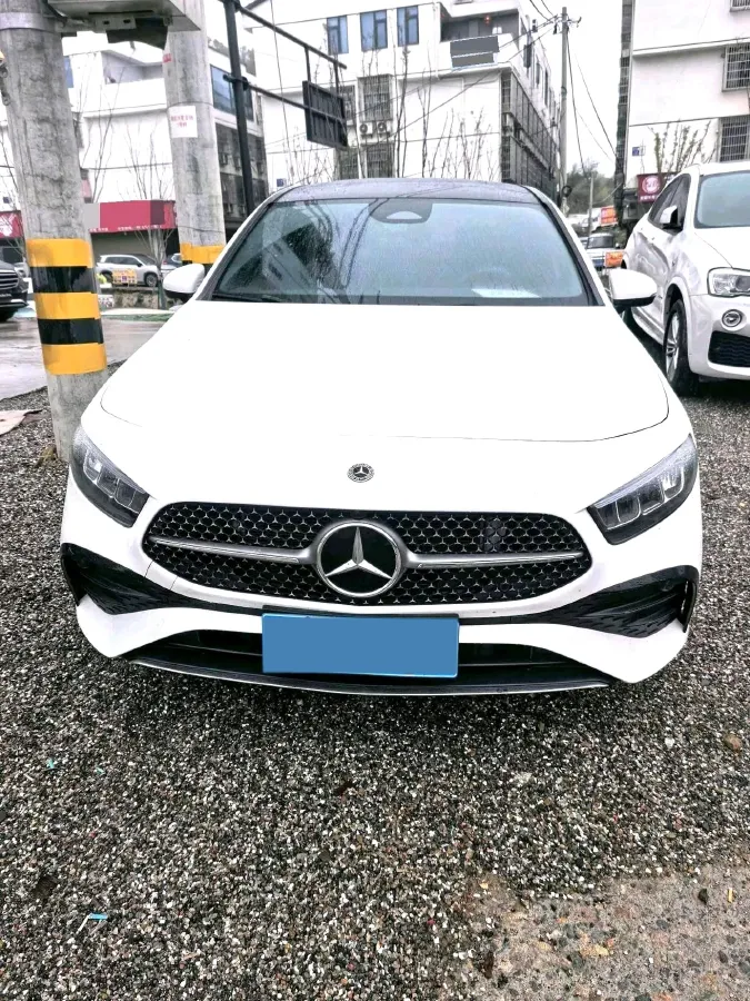 2024 Mercedes-Benz A Class 1.3T 163HP L4 7DCT,autocango,china used car exporter,china ev exporter,chinese used car exporter,chinese used ev exporter