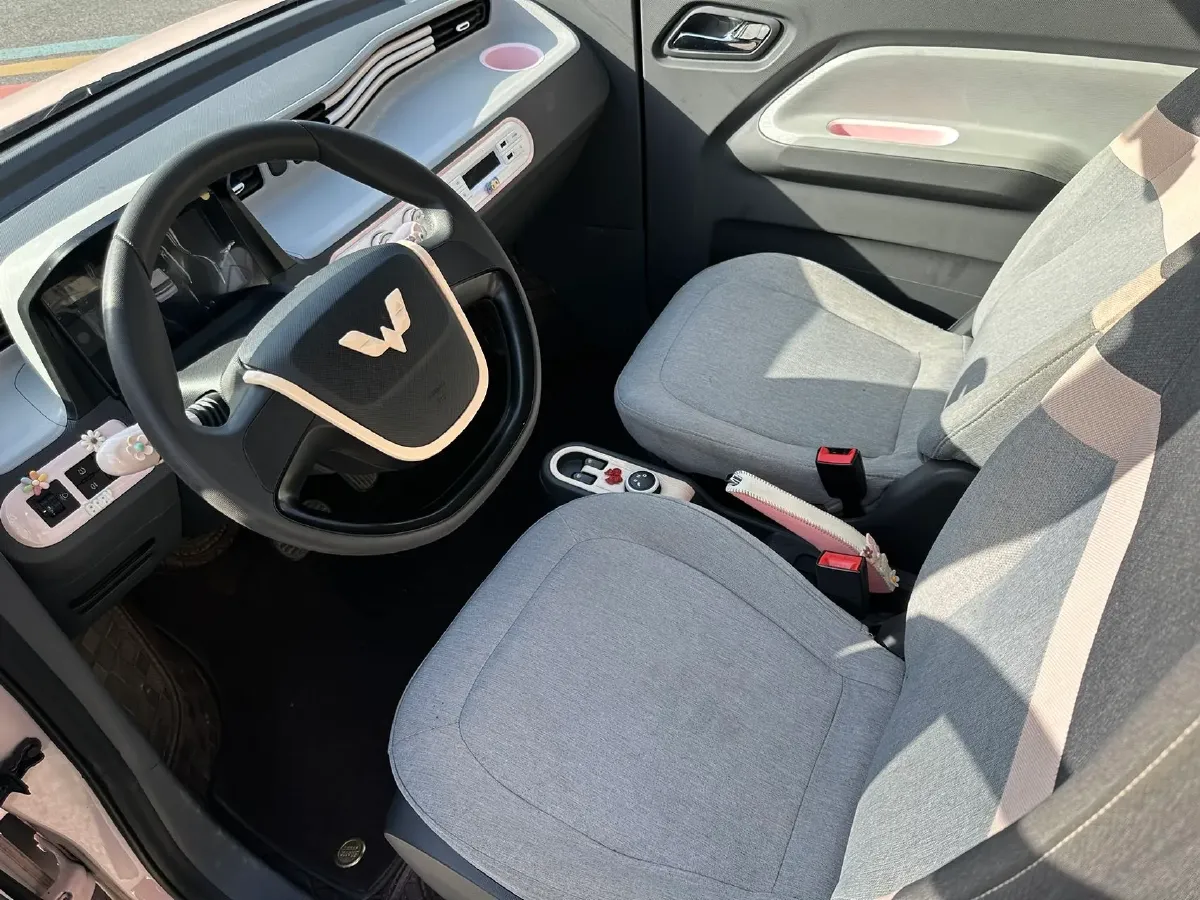 2021 WuLing HongGuang MINI EV BEV 13.9KWH,autocango,china used car exporter,china ev exporter,chinese used car exporter,chinese used ev exporter