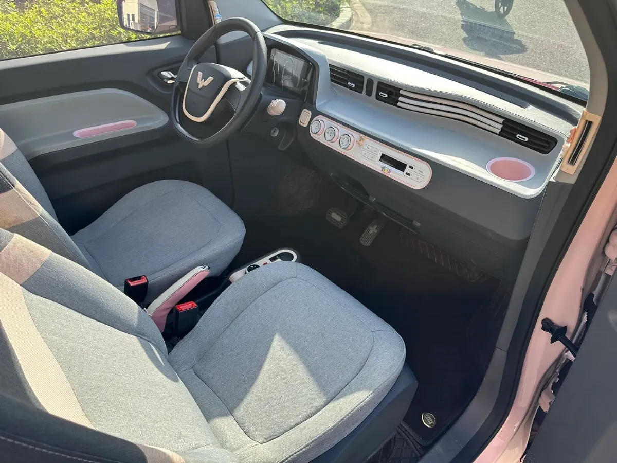 2021 WuLing HongGuang MINI EV BEV 13.9KWH,autocango,china used car exporter,china ev exporter,chinese used car exporter,chinese used ev exporter