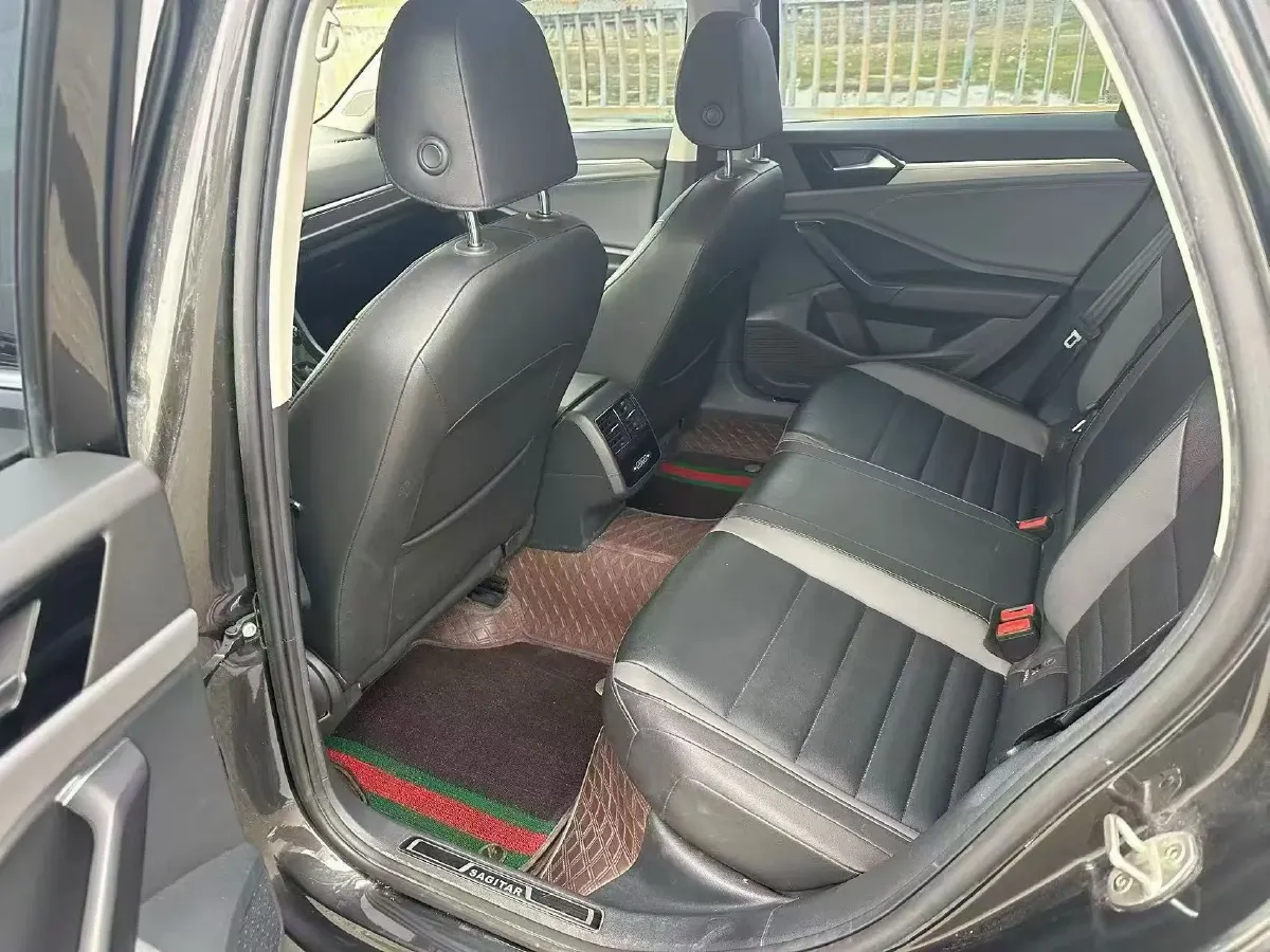 2019 Jeep Renegade 1.3T 173HP L4 7DCT,autocango,china used car exporter,china ev exporter,chinese used car exporter,chinese used ev exporter