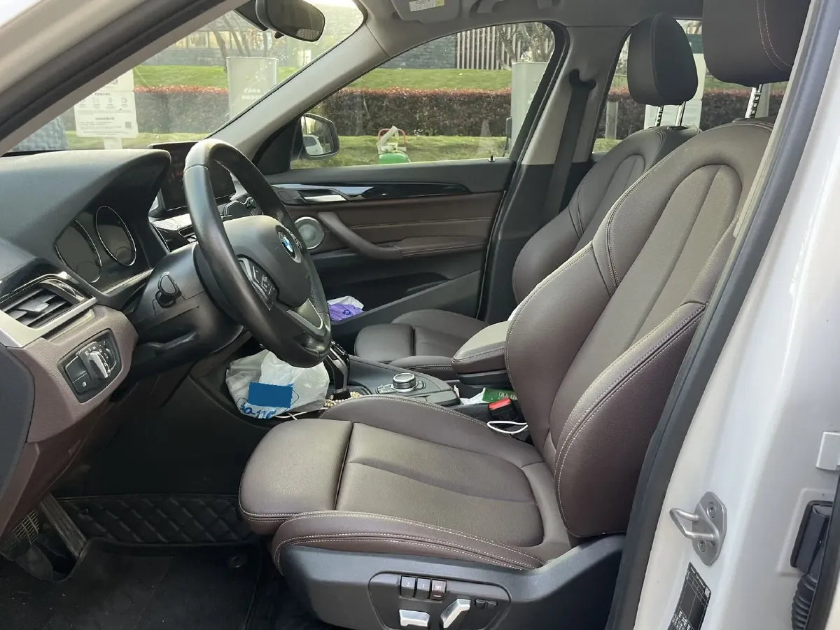 2021 BMW X1 1.5T 140HP L3 7DCT,autocango,china used car exporter,china ev exporter,chinese used car exporter,chinese used ev exporter