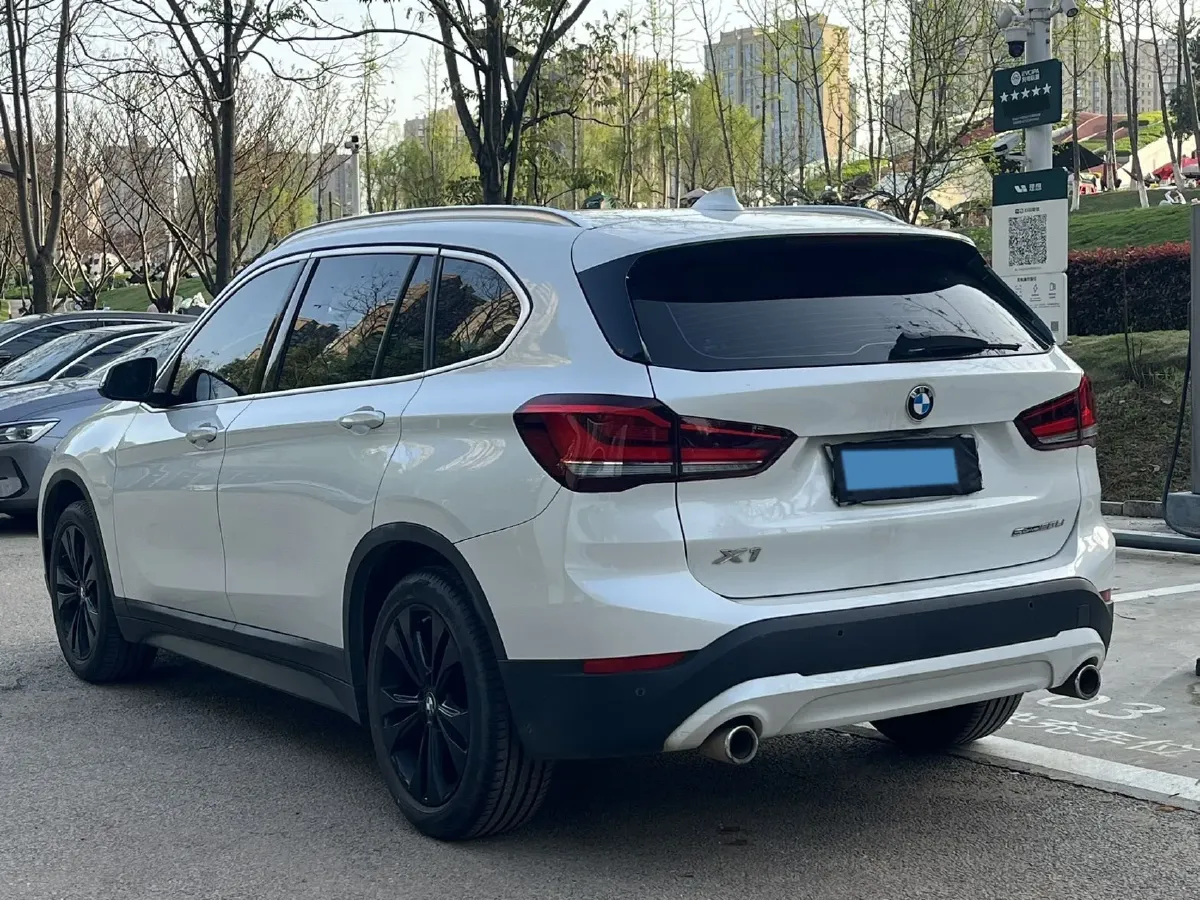 2021 BMW X1 1.5T 140HP L3 7DCT,autocango,china used car exporter,china ev exporter,chinese used car exporter,chinese used ev exporter