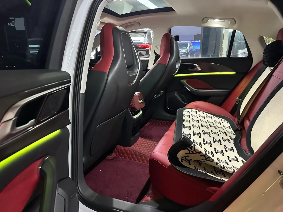 2024 HongQi H6 2.0T 224HP L4 8AT,autocango,china used car exporter,china ev exporter,chinese used car exporter,chinese used ev exporter