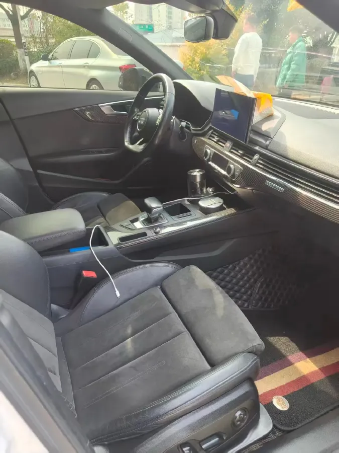 2020 Audi A4L 2.0T 252HP L4 7DCT,autocango,china used car exporter,china ev exporter,chinese used car exporter,chinese used ev exporter