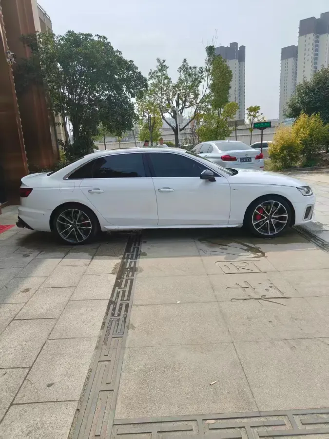 2020 Audi A4L 2.0T 252HP L4 7DCT,autocango,china used car exporter,china ev exporter,chinese used car exporter,chinese used ev exporter