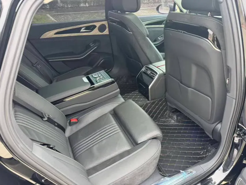 2022 HongQi H9 2.0T 252HP L4 7DCT,autocango,china used car exporter,china ev exporter,chinese used car exporter,chinese used ev exporter