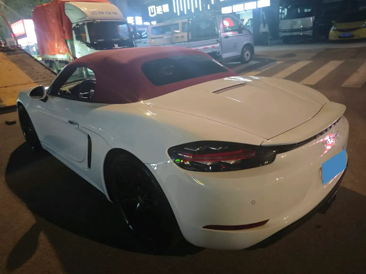 2022 Porsche 718 2.0T 250HP H4 7DCT,autocango,china used car exporter,china ev exporter,chinese used car exporter,chinese used ev exporter
