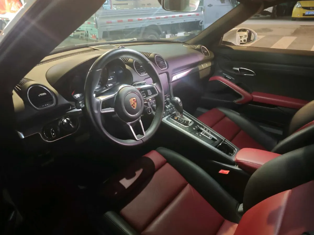 2022 Porsche 718 2.0T 250HP H4 7DCT,autocango,china used car exporter,china ev exporter,chinese used car exporter,chinese used ev exporter