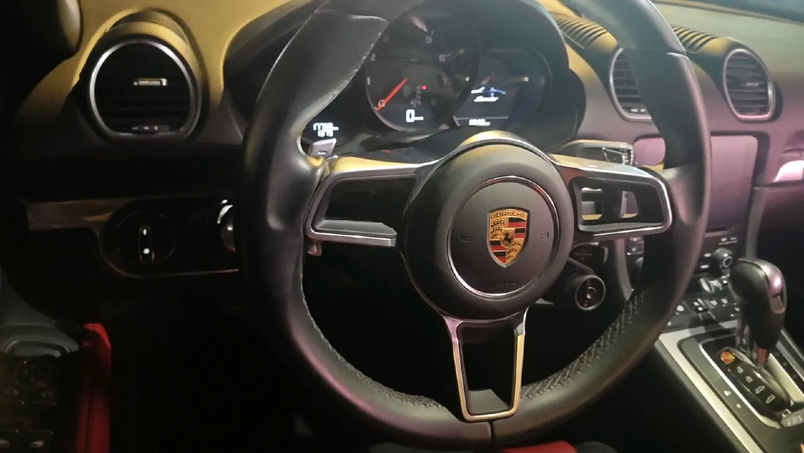 2022 Porsche 718 2.0T 250HP H4 7DCT,autocango,china used car exporter,china ev exporter,chinese used car exporter,chinese used ev exporter