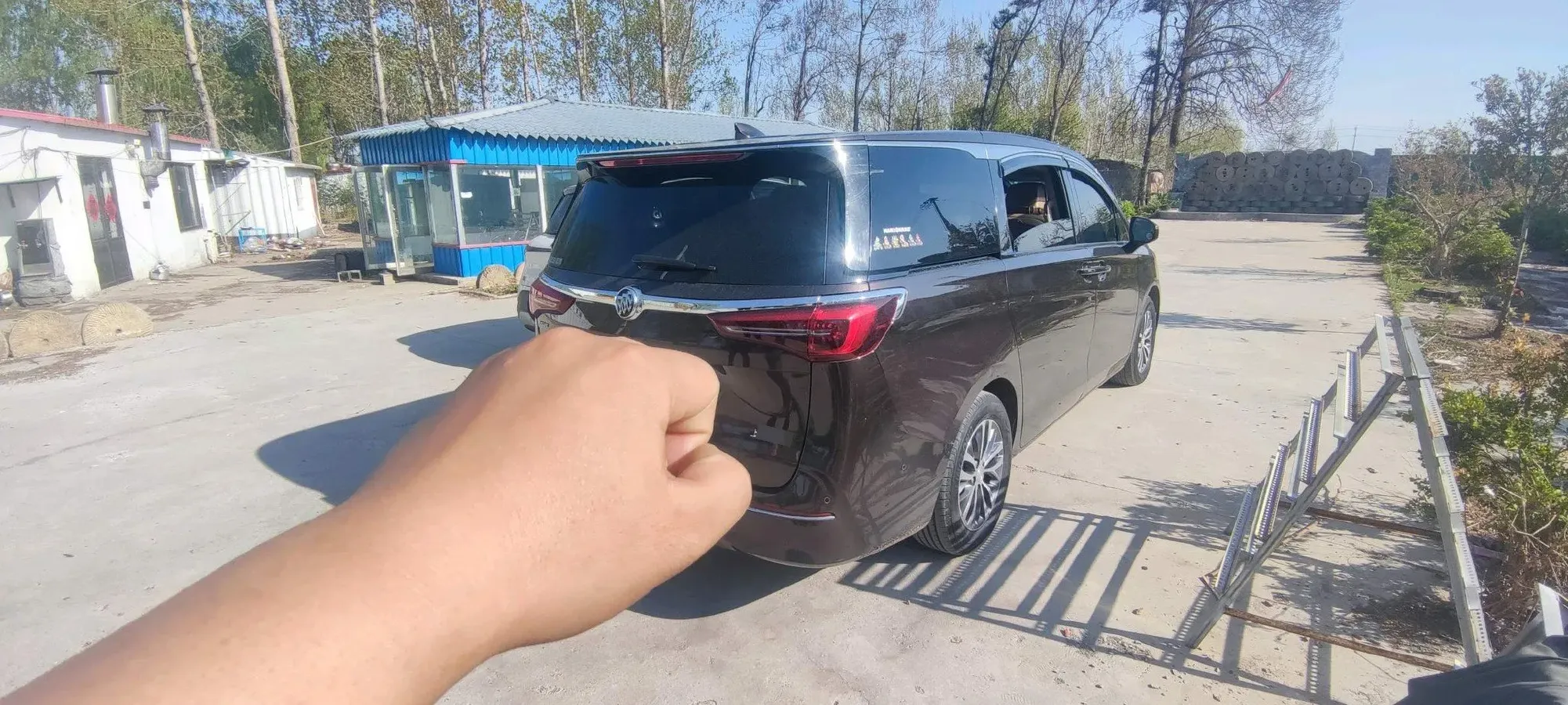 2021 Buick GL8 2.0T 237HP L4 9AT,autocango,china used car exporter,china ev exporter,chinese used car exporter,chinese used ev exporter