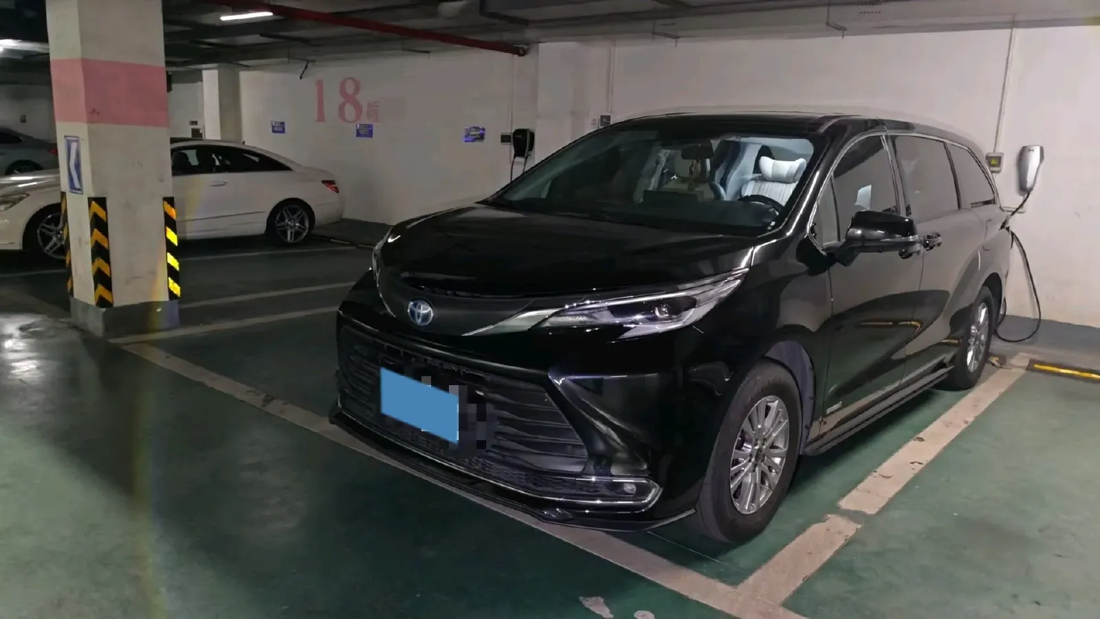 2023 Toyota Sienna 2.5L 189HP L4 E-CVT Hybrid,autocango,china used car exporter,china ev exporter,chinese used car exporter,chinese used ev exporter