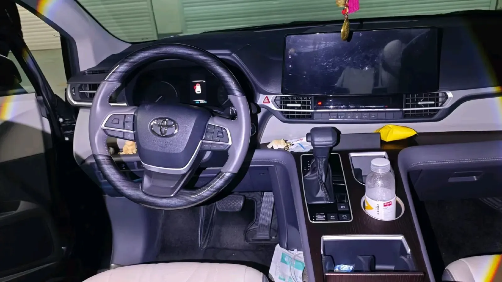 2023 Toyota Sienna 2.5L 189HP L4 E-CVT Hybrid,autocango,china used car exporter,china ev exporter,chinese used car exporter,chinese used ev exporter