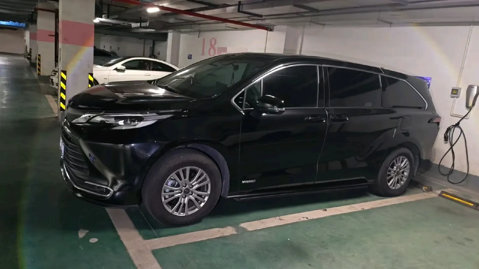 2023 Toyota Sienna 2.5L 189HP L4 E-CVT Hybrid,autocango,china used car exporter,china ev exporter,chinese used car exporter,chinese used ev exporter
