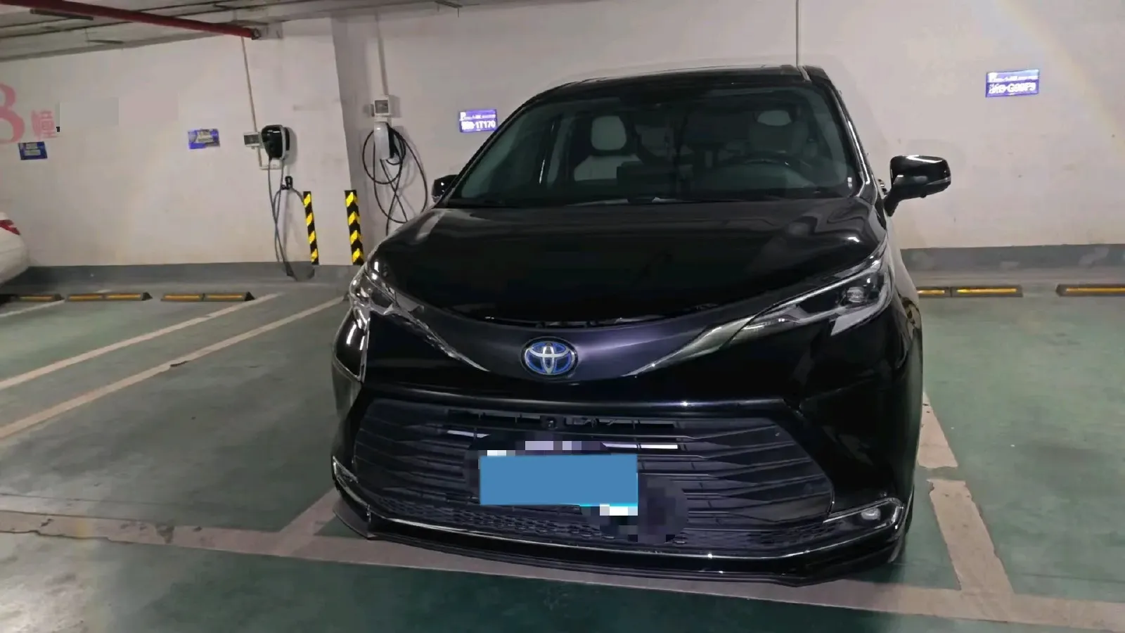 2023 Toyota Sienna 2.5L 189HP L4 E-CVT Hybrid,autocango,china used car exporter,china ev exporter,chinese used car exporter,chinese used ev exporter