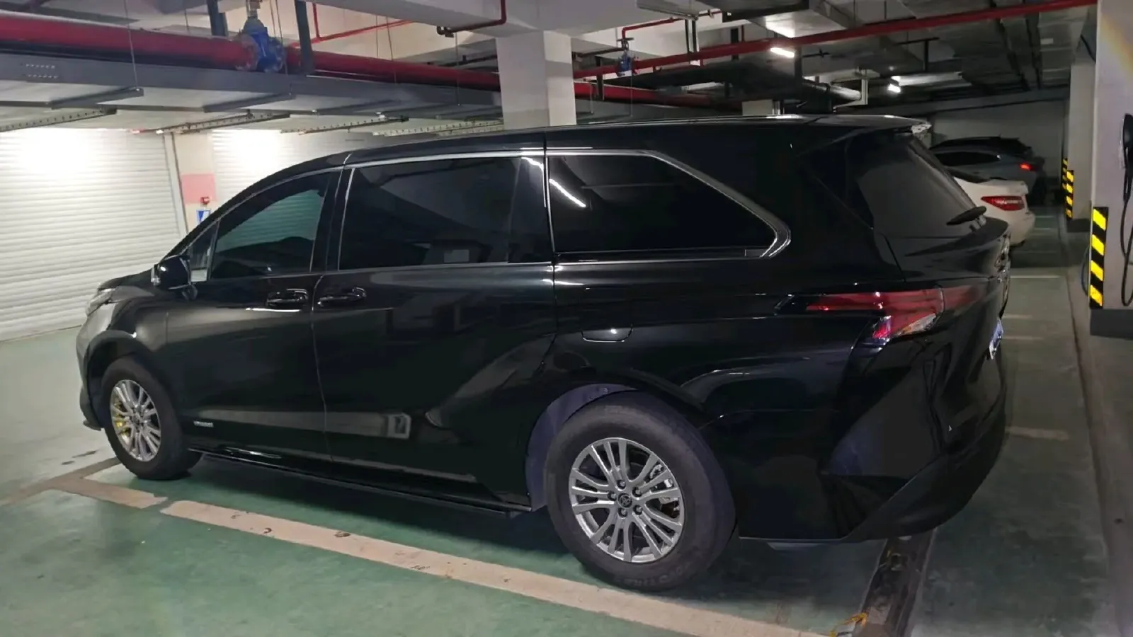 2023 Toyota Sienna 2.5L 189HP L4 E-CVT Hybrid,autocango,china used car exporter,china ev exporter,chinese used car exporter,chinese used ev exporter