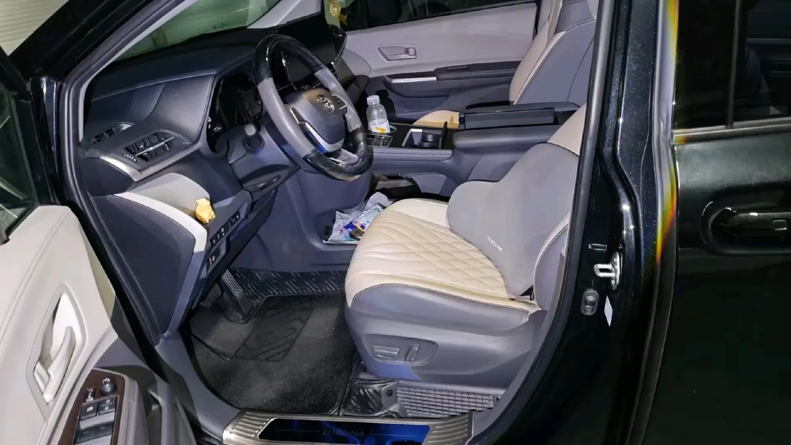 2023 Toyota Sienna 2.5L 189HP L4 E-CVT Hybrid,autocango,china used car exporter,china ev exporter,chinese used car exporter,chinese used ev exporter