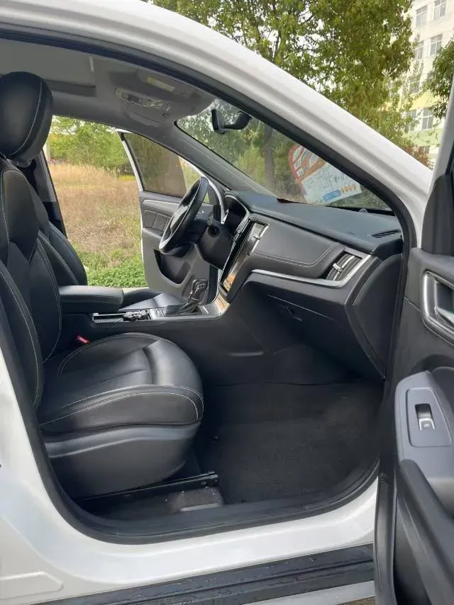 2020 Roewe i6 1.5T 169HP L4 7DCT,autocango,china used car exporter,china ev exporter,chinese used car exporter,chinese used ev exporter