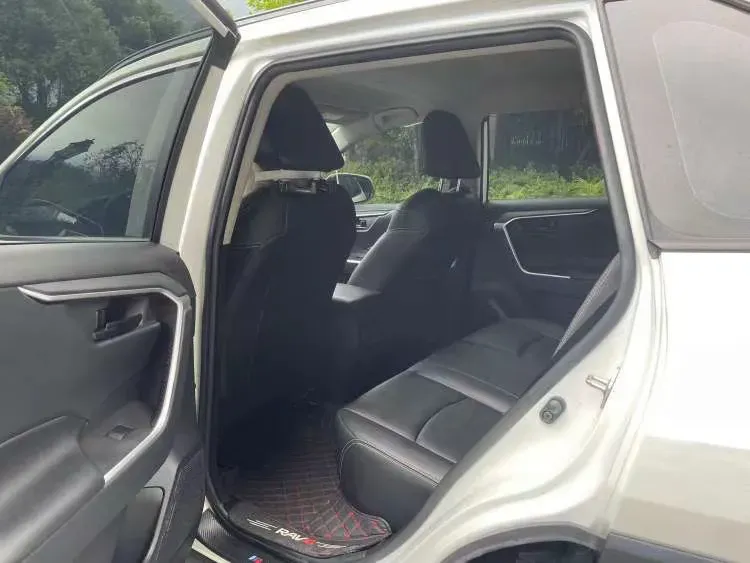 2021 Toyota RAV4 2.0L 171HP L4 CVT,autocango,china used car exporter,china ev exporter,chinese used car exporter,chinese used ev exporter