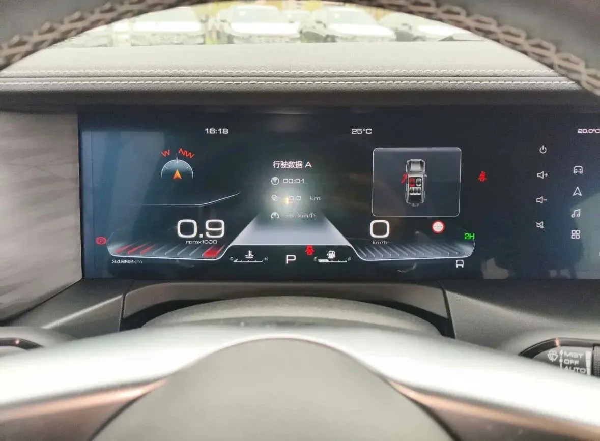 2023 Tank 300 2.0T 227HP L4 8AT,autocango,china used car exporter,china ev exporter,chinese used car exporter,chinese used ev exporter