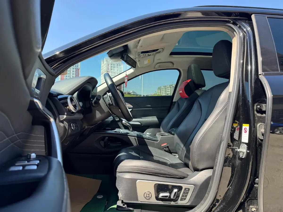 2020 WEY VV7 2.0T 227HP L4 7DCT,autocango,china used car exporter,china ev exporter,chinese used car exporter,chinese used ev exporter