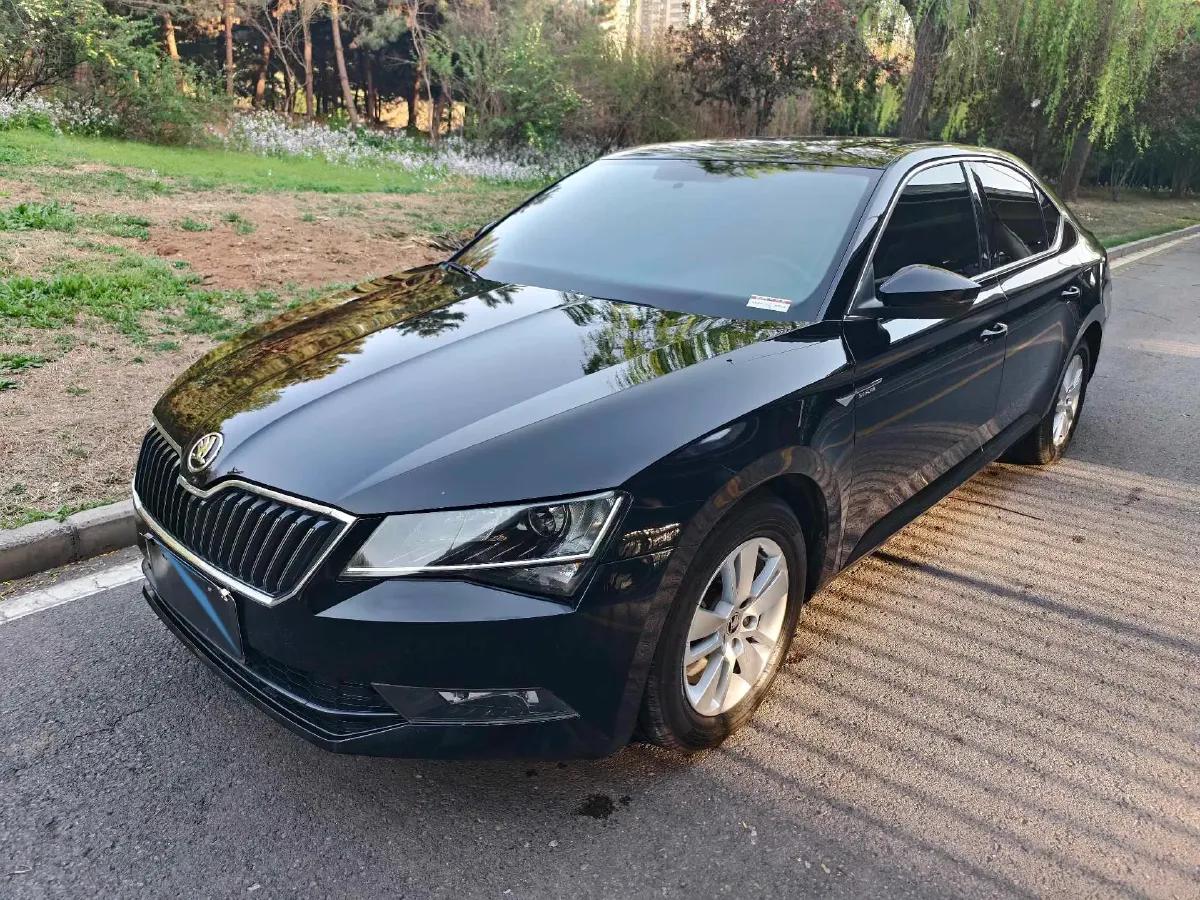 2018 Skoda Superb 1.8T 180HP L4 7DCT,autocango,china used car exporter,china ev exporter,chinese used car exporter,chinese used ev exporter
