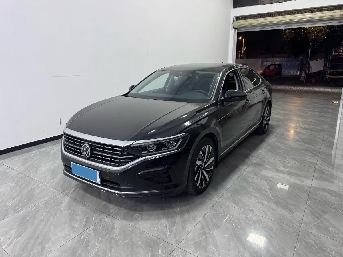 2024 Volkswagen Passat 2.0T 220HP L4 7DCT,autocango,china used car exporter,china ev exporter,chinese used car exporter,chinese used ev exporter