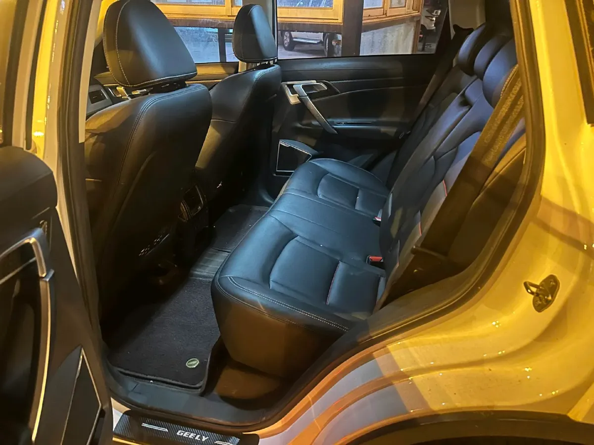 2020 Roewe i6 1.5T 169HP L4 7DCT,autocango,china used car exporter,china ev exporter,chinese used car exporter,chinese used ev exporter